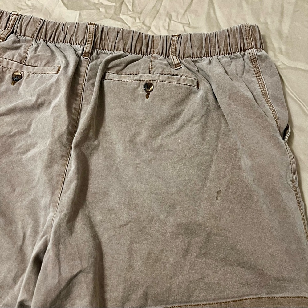 Old Navy Everyday Chino Shorts in Tan - Picture 5 of 6